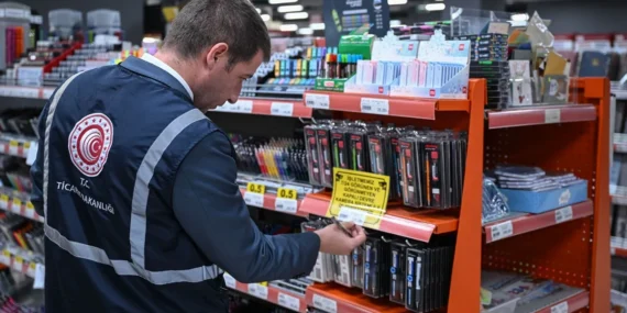 Ticaret Bakanlığı’ndan velilere bilinçli okul alışverişi uyarısı