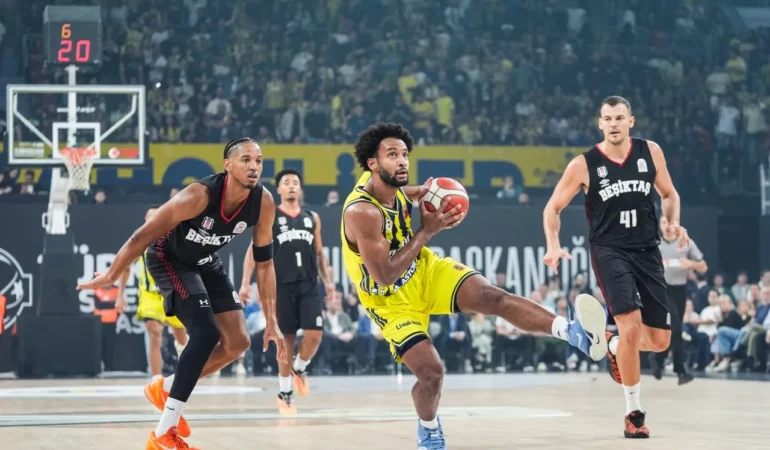 Basketbolda Erkekler Cumhurbaşkanlığı Kupası Beşiktaş’ı 72-59 yenen Fenerbahçe’nin