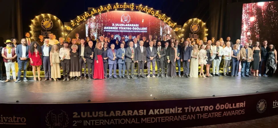 AA-20260926-42581452-42581451-2_ULUSLARARASI_AKDENIZ_TIYATRO_ODULLERI_SAHIPLERINI_BULDU