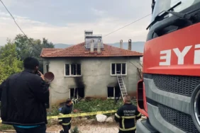 AA-20260927-42582401-42582399-BILECIKTE_EVDE_CIKAN_YANGINDA_BABA_VE_KIZI_OLDU