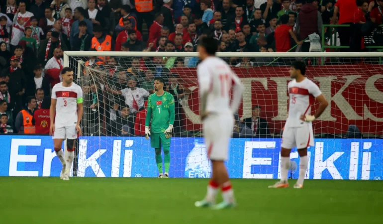 Türkiye – İtalya maçında ağlar 5 kez havalandı, üzülen biz olduk: 4-1