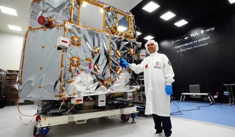 Ay’a gidecek Türk uzay aracı hazır: Sıra test aşamasında