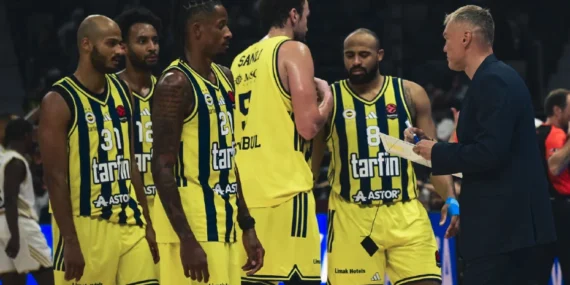 Fenerbahçe Tarfin’i devirdi! Süper Kupa’yı üçüncü tamamladı