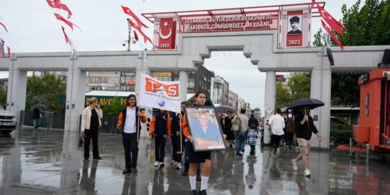 Tarık Akan, Vefatının 10. Yılında Anıldı: Taş Okul’dan Bakırköy Meydan’ına Vefa Aktı