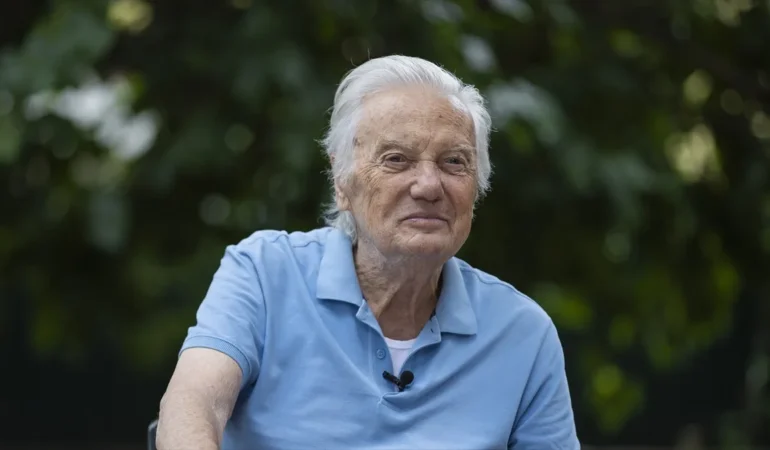 Altın Çocuk lakaplı Türk Sinema Yıldızı Göksel Arsoy 90 Yaşında Vefat Etti