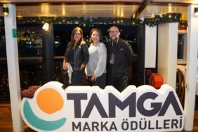 D&R_Pazarlama_Direktörü_Nalan_Demirci_-FM_İletişim_Kurucu_Ortağı_Meltem_Turgan-Marka_Konseyi_Genel_Başkanı_Bülent_Fidan___152736124