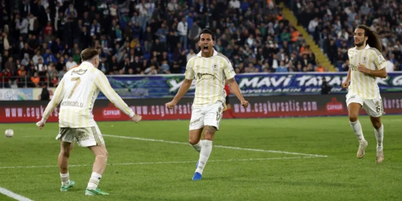 Çaykur Rizespor 0-3 Fenerbahçe: Kanaryalar Kadıköy’e 3 puanla dönüyor