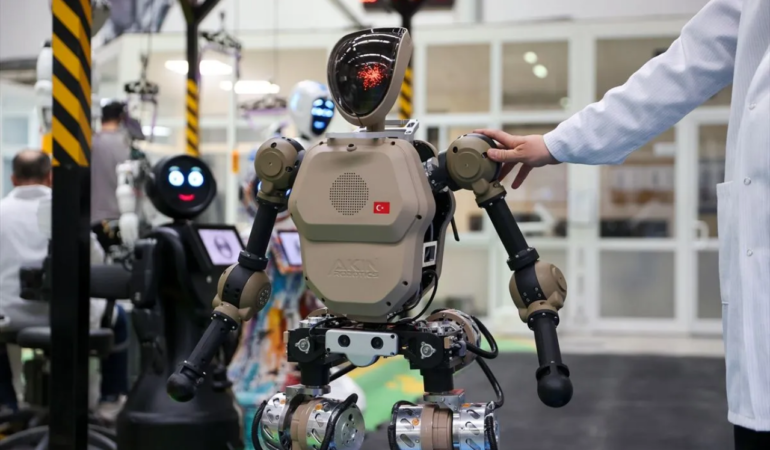Akıncılar geliyor: Türkiye’nin Yerli İnsansı Robotu AKINCI-5 Göreve Hazırlanıyor