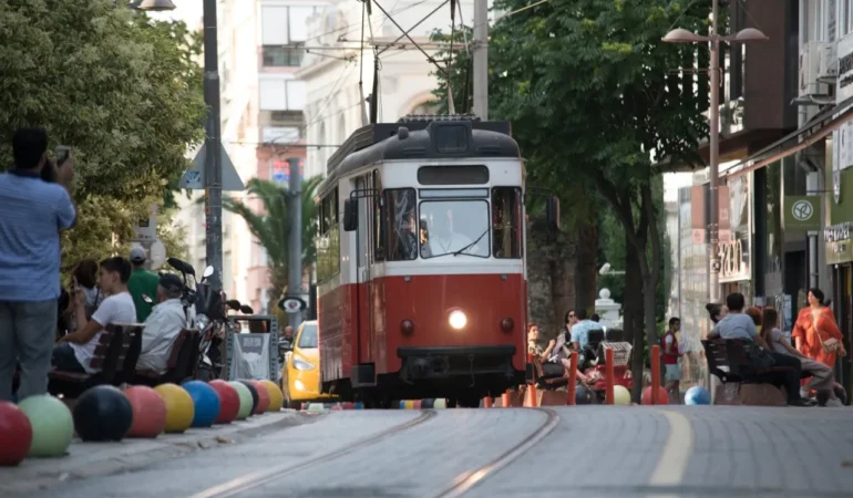 Moda tramvayı yenileniyor: T3 Kadıköy-Moda Tramvay Hattında ulaşım nasıl sağlanacak?