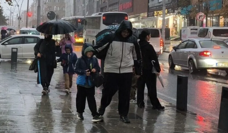 Marmara Bölgesi’nde yağmur nedeniyle 4 ilde okullar tatil