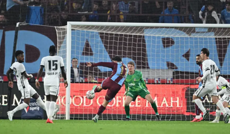 Trabzon Fırtınası Kara Kartalı dağıttı: Trabzonspor 2 Beşiktaş 0